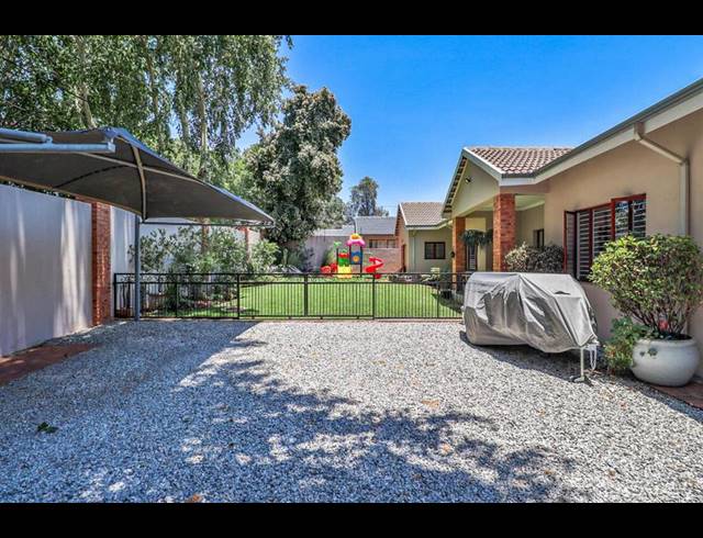 5 BEDROOM HOUSE FOR SALE IN ORCHARDS